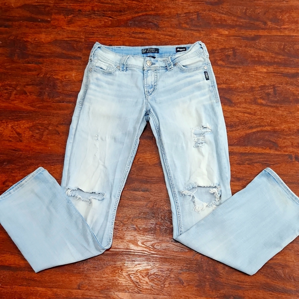 Suki Jeans. Waist -31inches. See photos for other measurements.